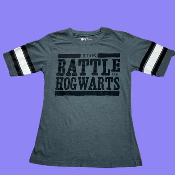 Harry Potter The Battle of Hogwarts Raglan Shirt - Picture 1 of 2